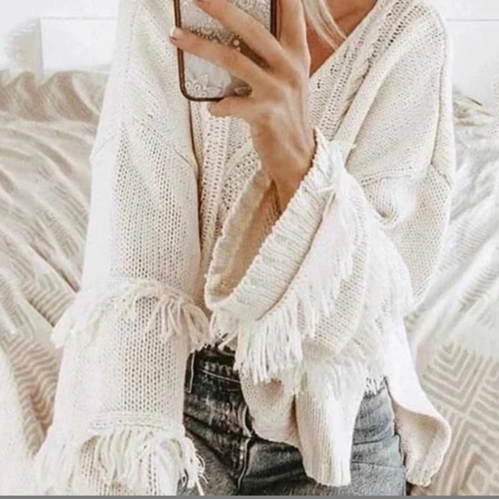 Women’s VNeck Cable Panel Detail Fringed Sweater in Ivory sz S EUC - Picture 2 of 8